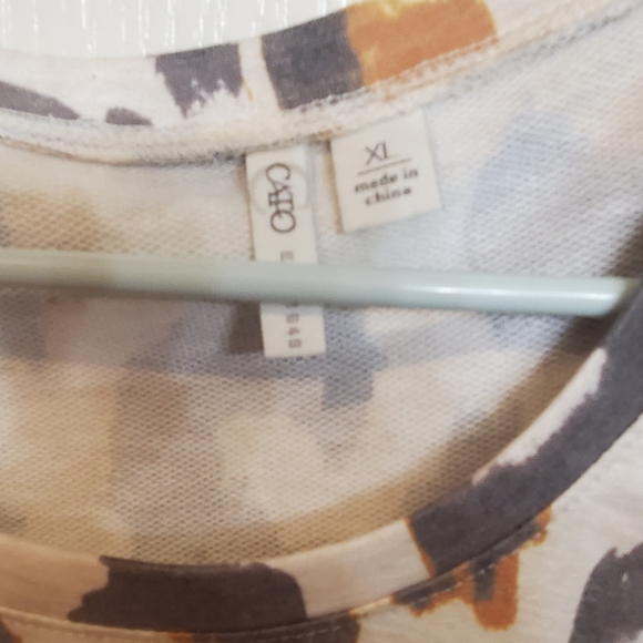 Est. 1946 Animal Print cut out shoulders top - Picture 3 of 3